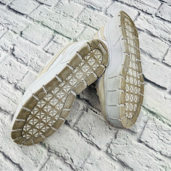 Puma Mayze Stack Sneaker Size 9.5 Cream Beige Platform Chunky Low Top Casual - Picture 13 of 13